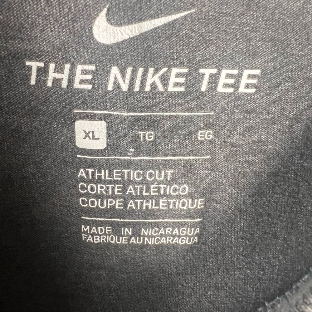The Nike Tee Men’s XL Short Sleeves Lightweight Athletic Cut Modern Gray - Picture 6 of 6